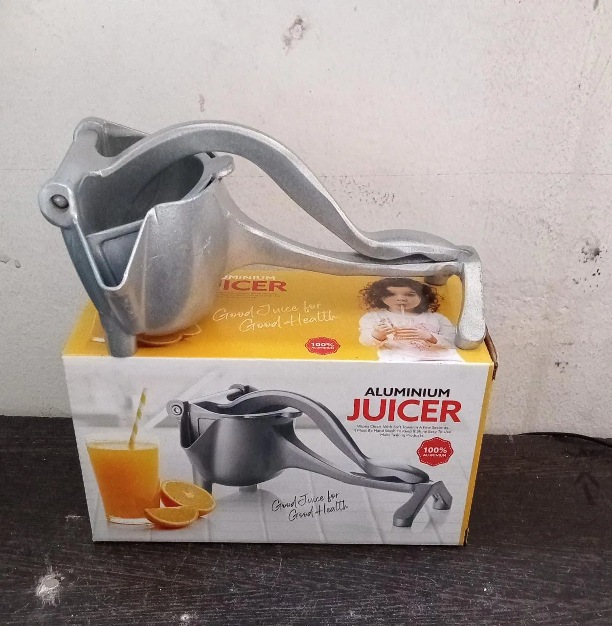 2126  MANUAL ALUMINIUM METAL FRUIT PRESS JUICER