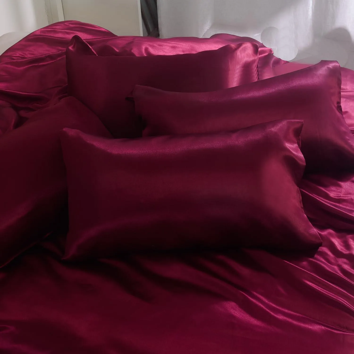 6PC Burgundy Satin Bedding Set – Duvet, Fitted Sheet & Pillow Covers