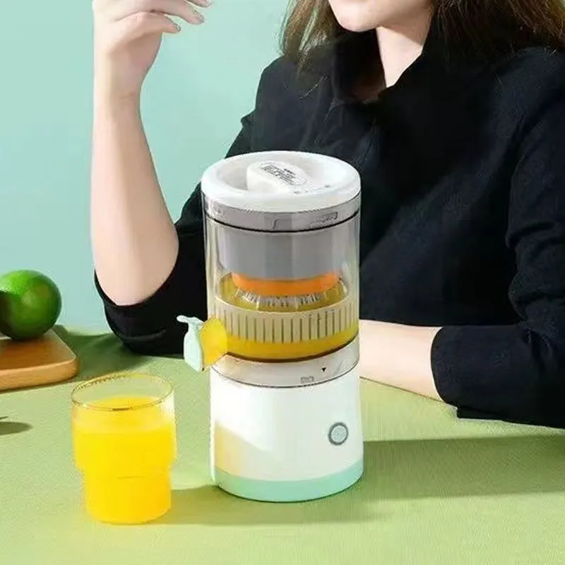 Automatic juicer - wireless and USB rechargeable