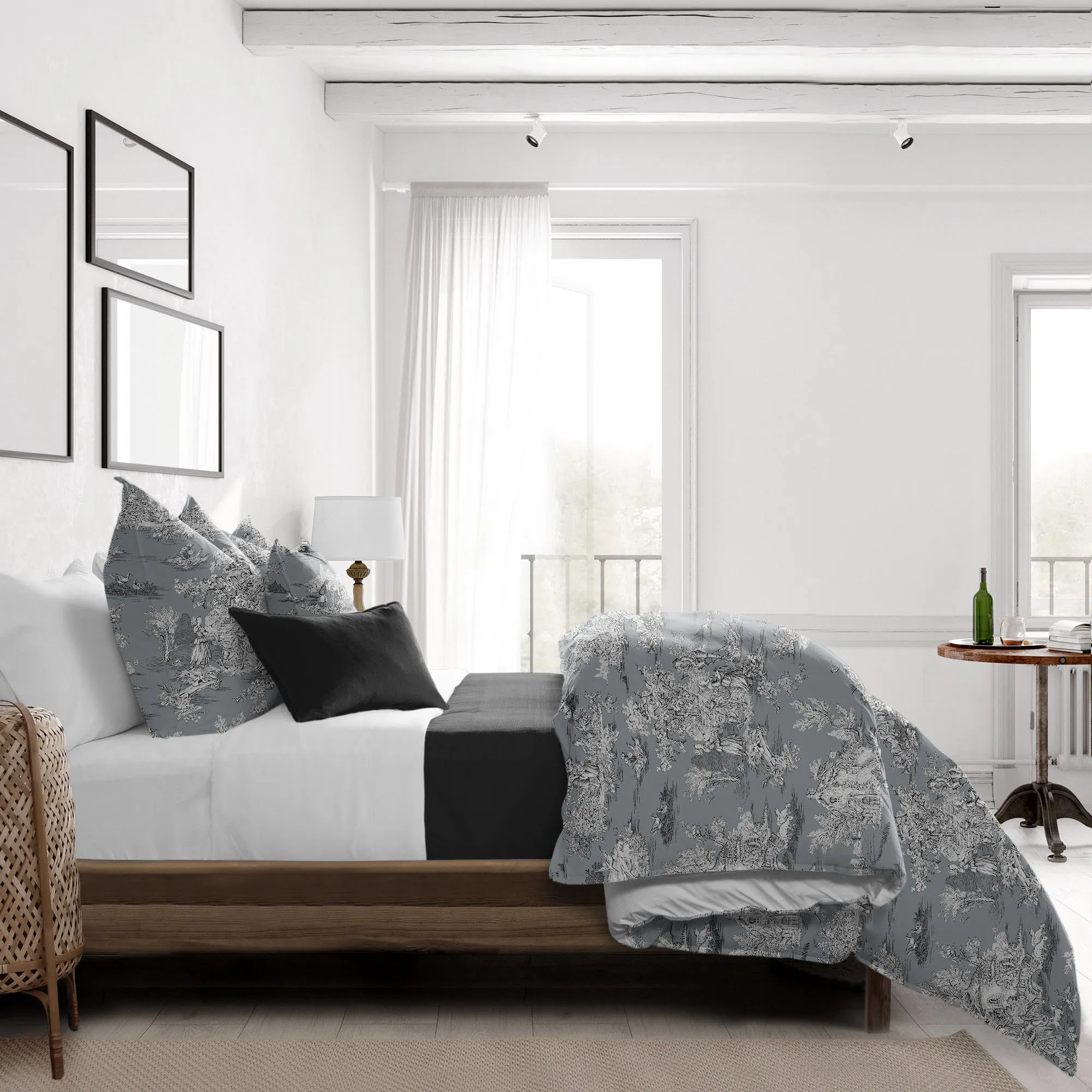 Chateau Gray/Black Bedding