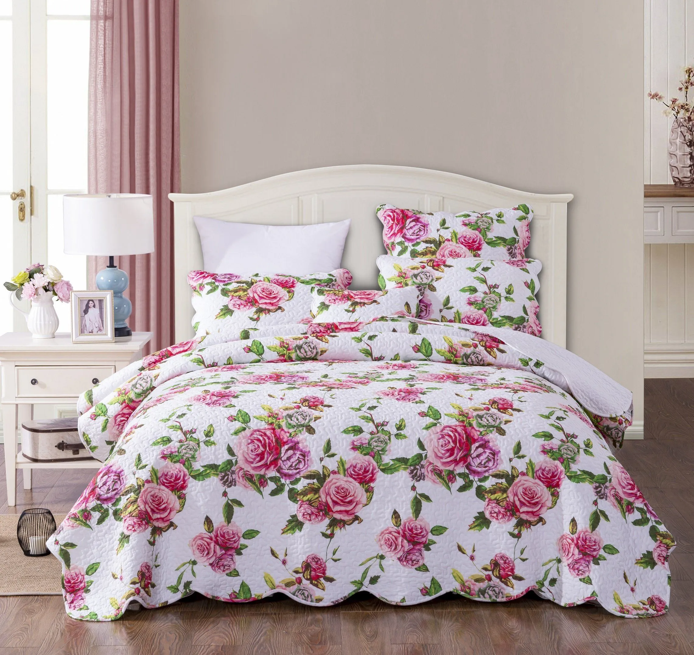 DaDa Bedding Romantic Roses Lovely Spring Pink Floral Quilted Scalloped Bedspread Set (JHW879)