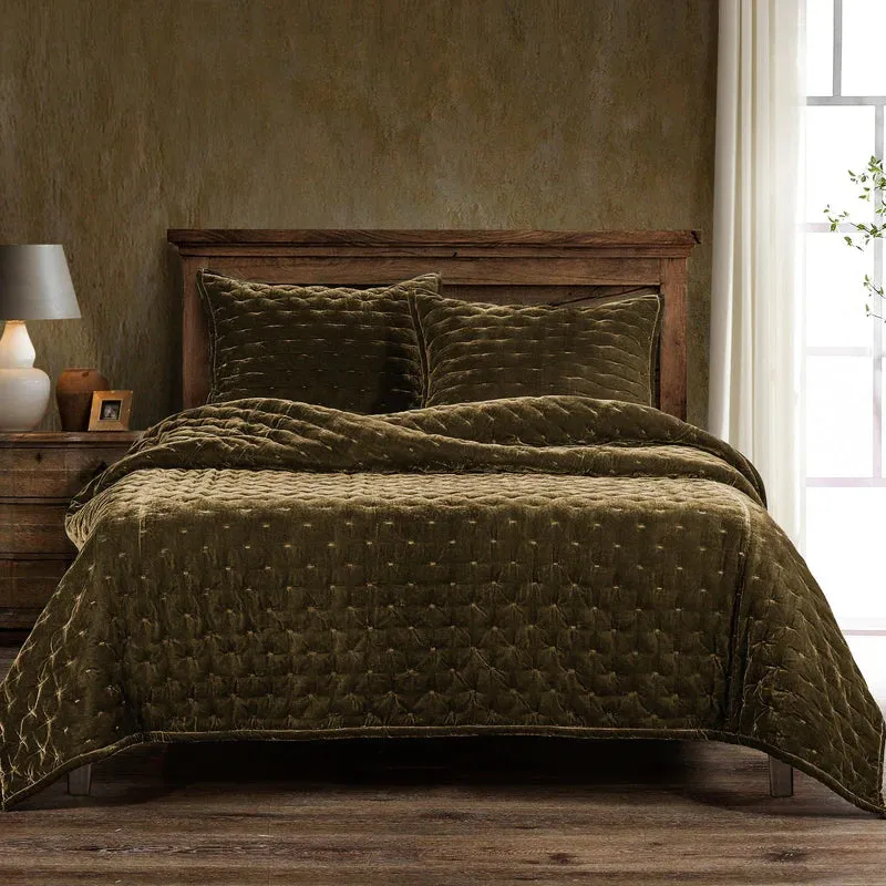 Faux Silk Velvet Quilt Set (Green)