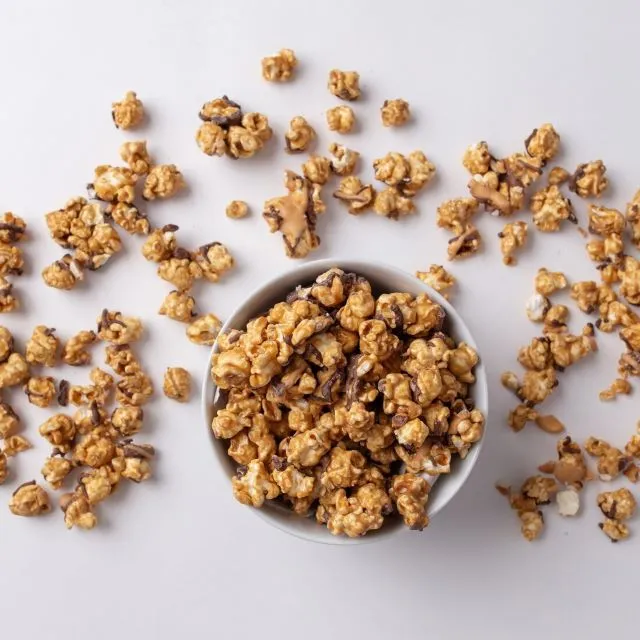 Homegrown Gourmet Popcorn Bear Claw with Cashews 7 oz.