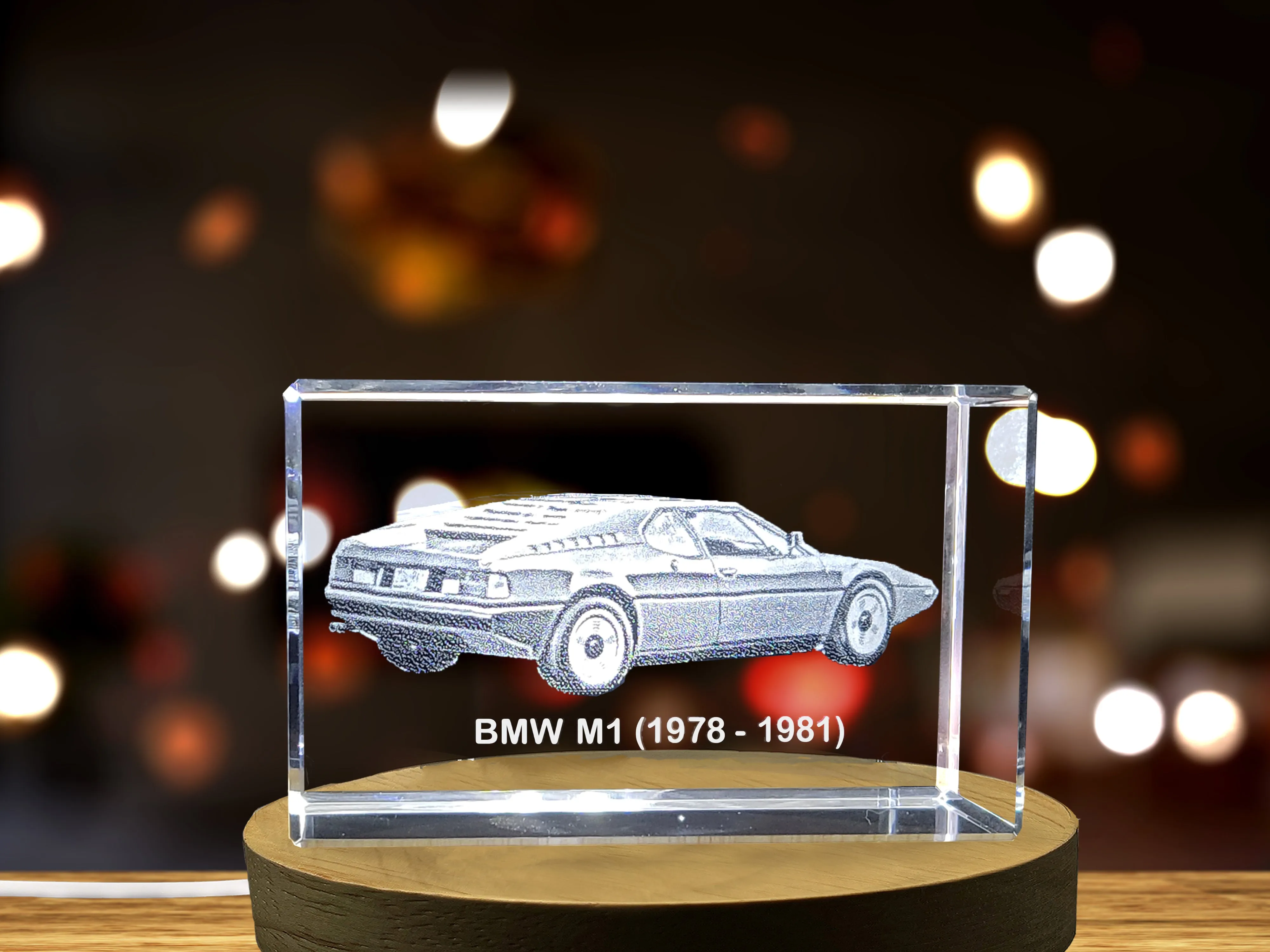 Legendary Powerhouse: BMW M1 (1978–1981) - 3D Engraved Crystal Tribute