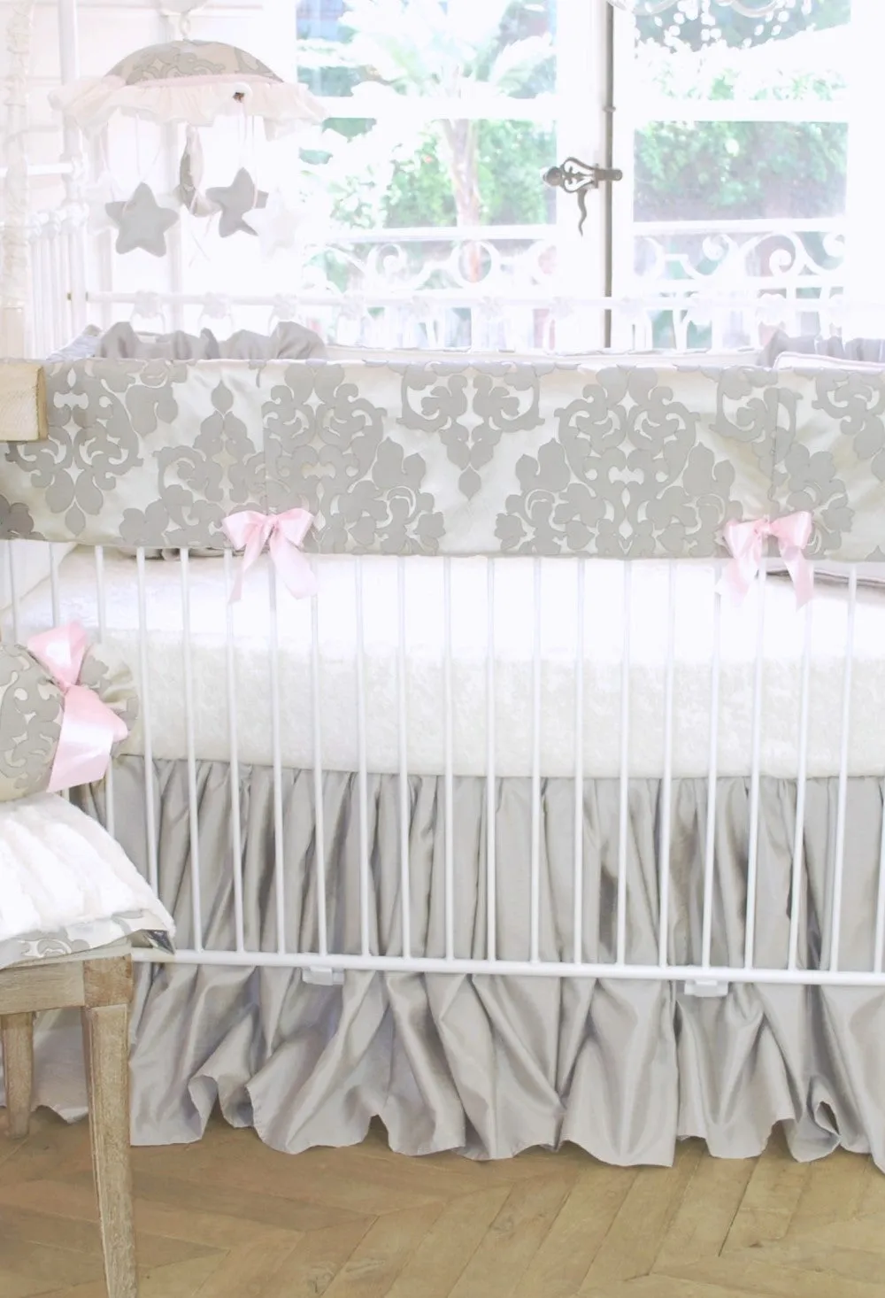 LuLu  4 Piece Crib Bedding Set