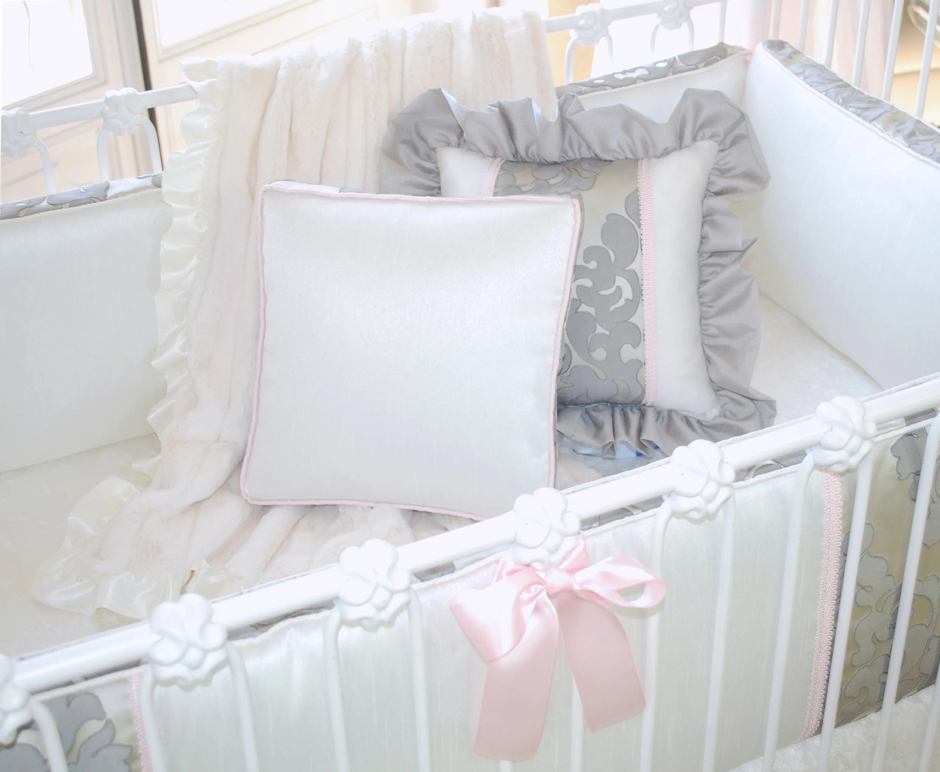 LuLu  4 Piece Crib Bedding Set