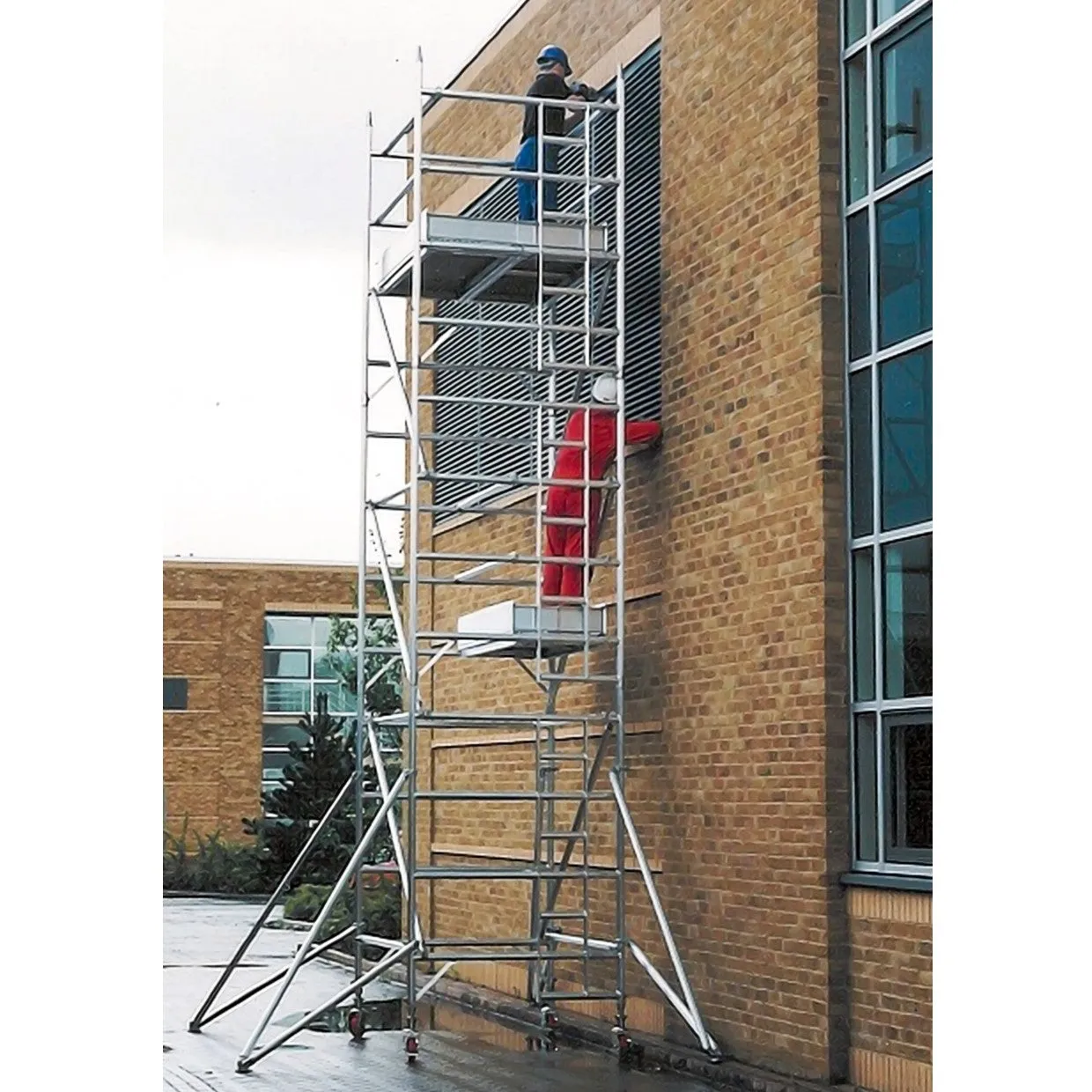 Medium Duty Aluminium Scaffold Tower - Double Width x 2.4m Long