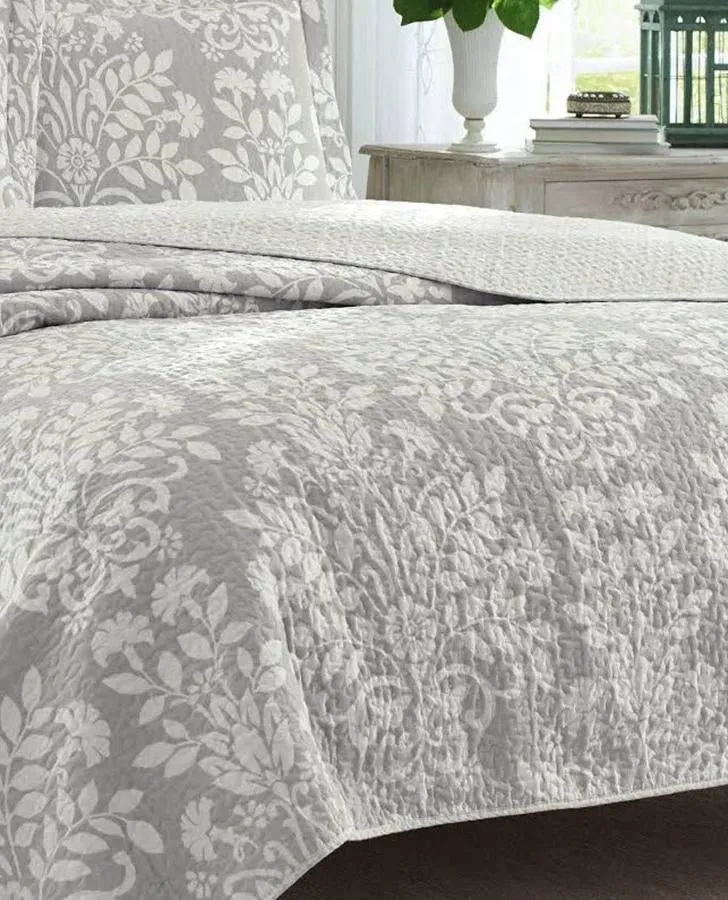 Rowland Grey Quilt Set