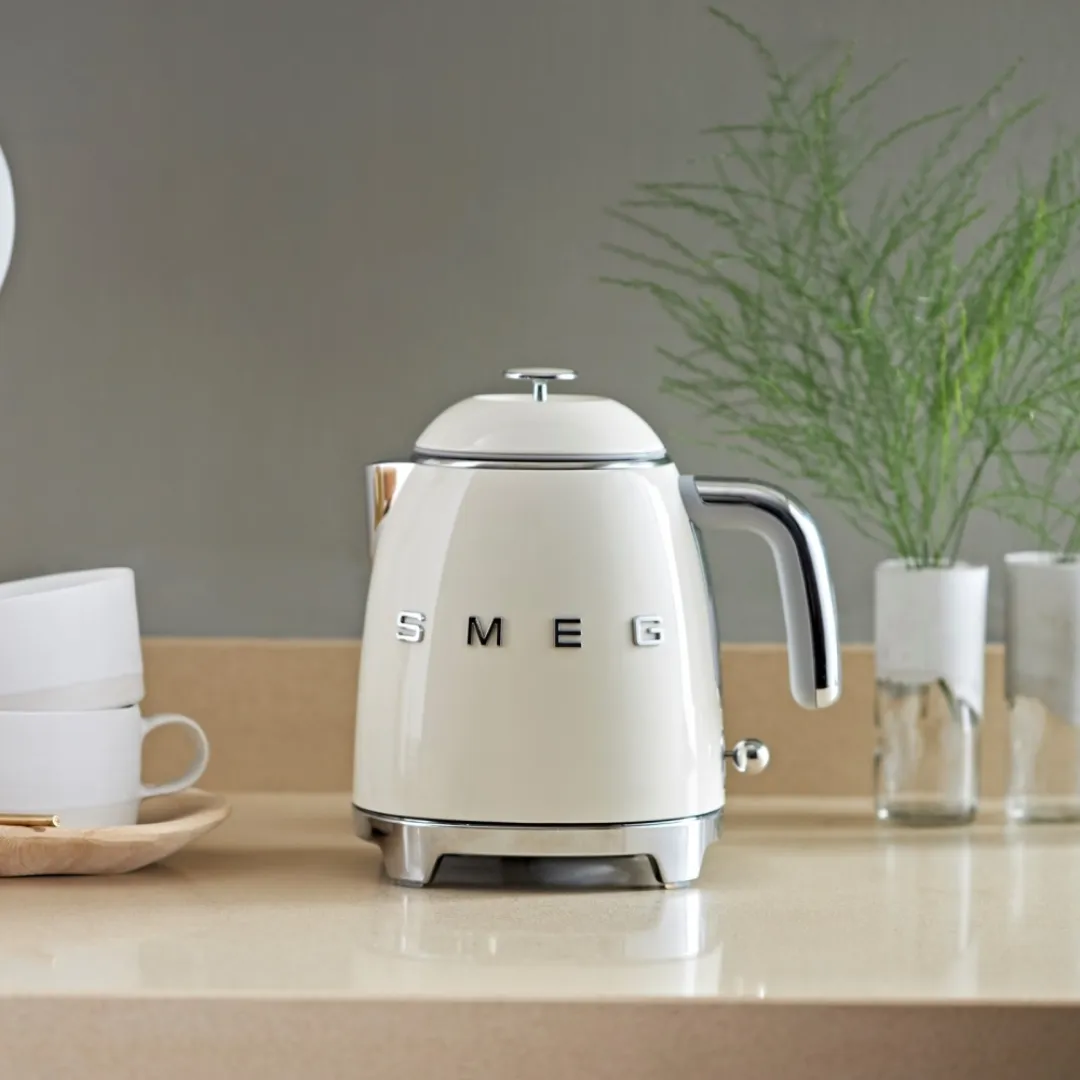 SMEG KLF05 (Variety of Colours) 0.8L 50’s Retro Style Mini Electric Kettle