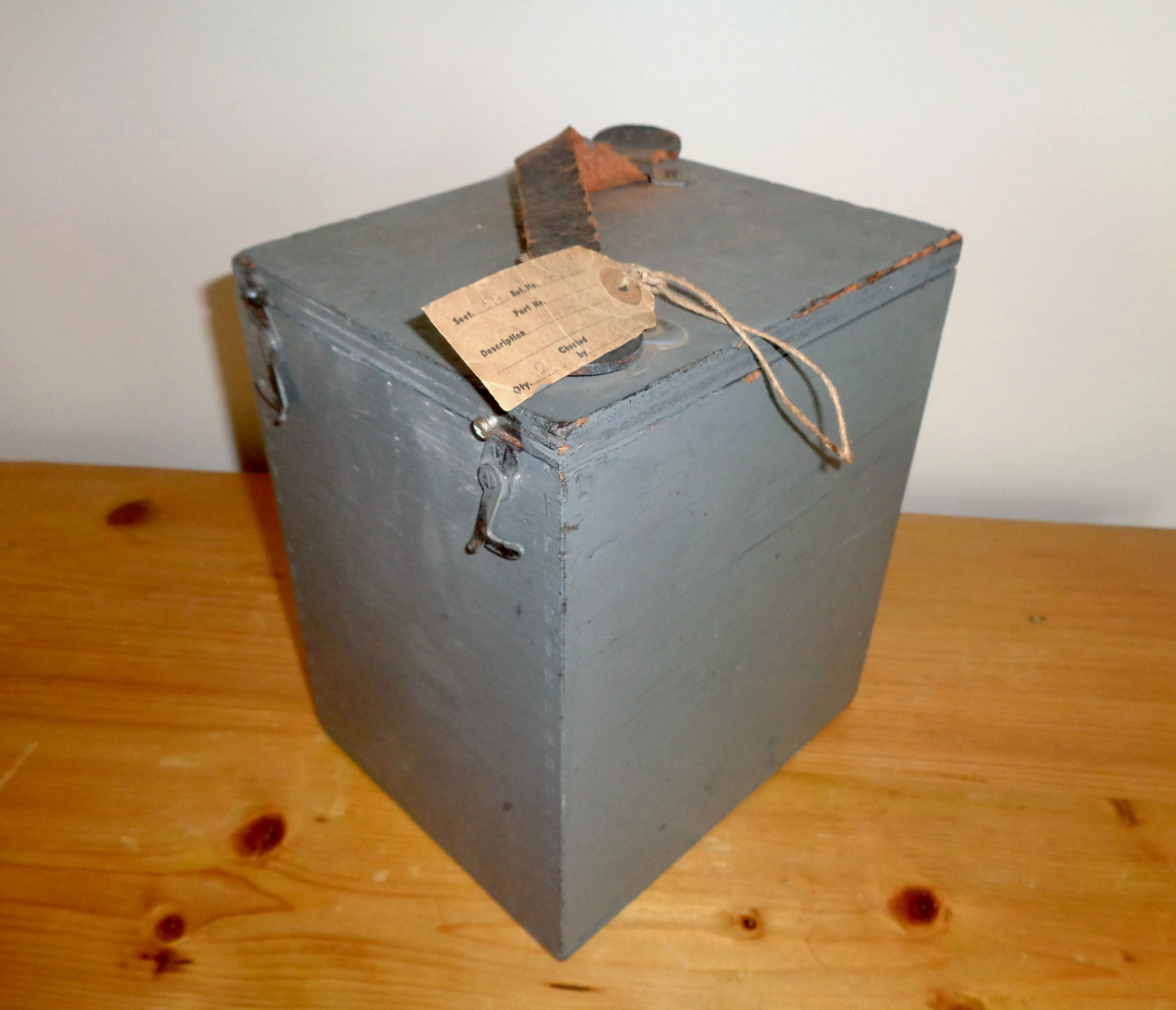 WW2 RAF Aldis Morse code Signalling Lamp B 5A/2334 in its original grey wooden box